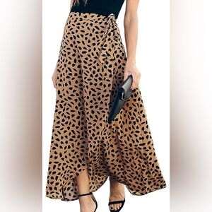 Leopard print high waisted maxi skirt